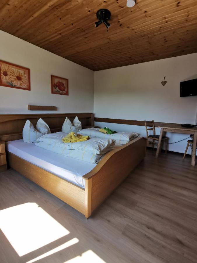 Hotel Garni Austermayer Traunreut Exterior foto